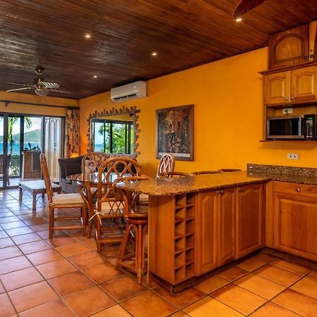 Warm Interiors And Orange Hues On Ground Floor In Front Of Beach Playa Flamingo Ngoại thất bức ảnh