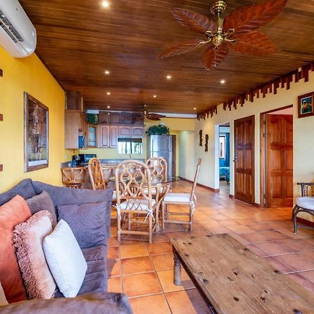 Warm Interiors And Orange Hues On Ground Floor In Front Of Beach Playa Flamingo Ngoại thất bức ảnh