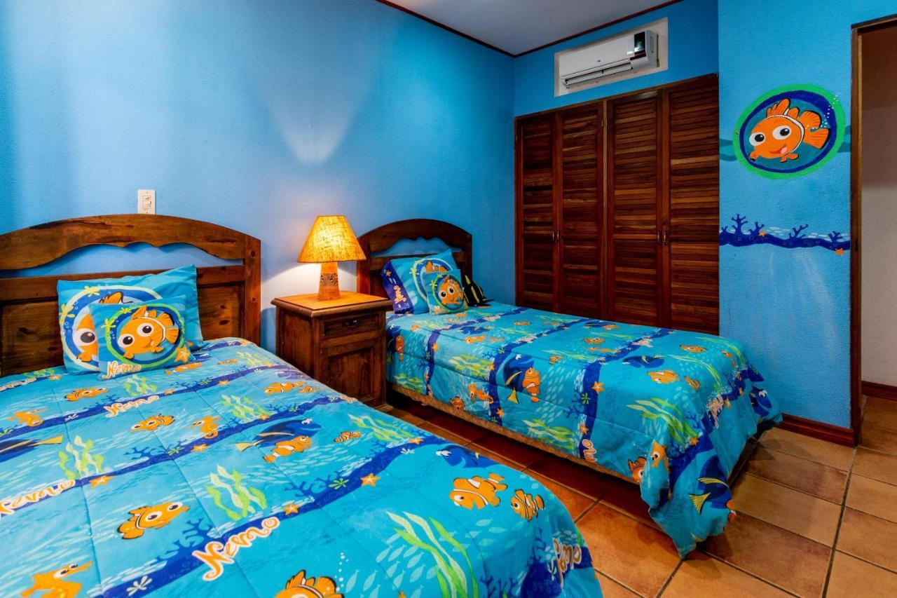 Warm Interiors And Orange Hues On Ground Floor In Front Of Beach Playa Flamingo Ngoại thất bức ảnh