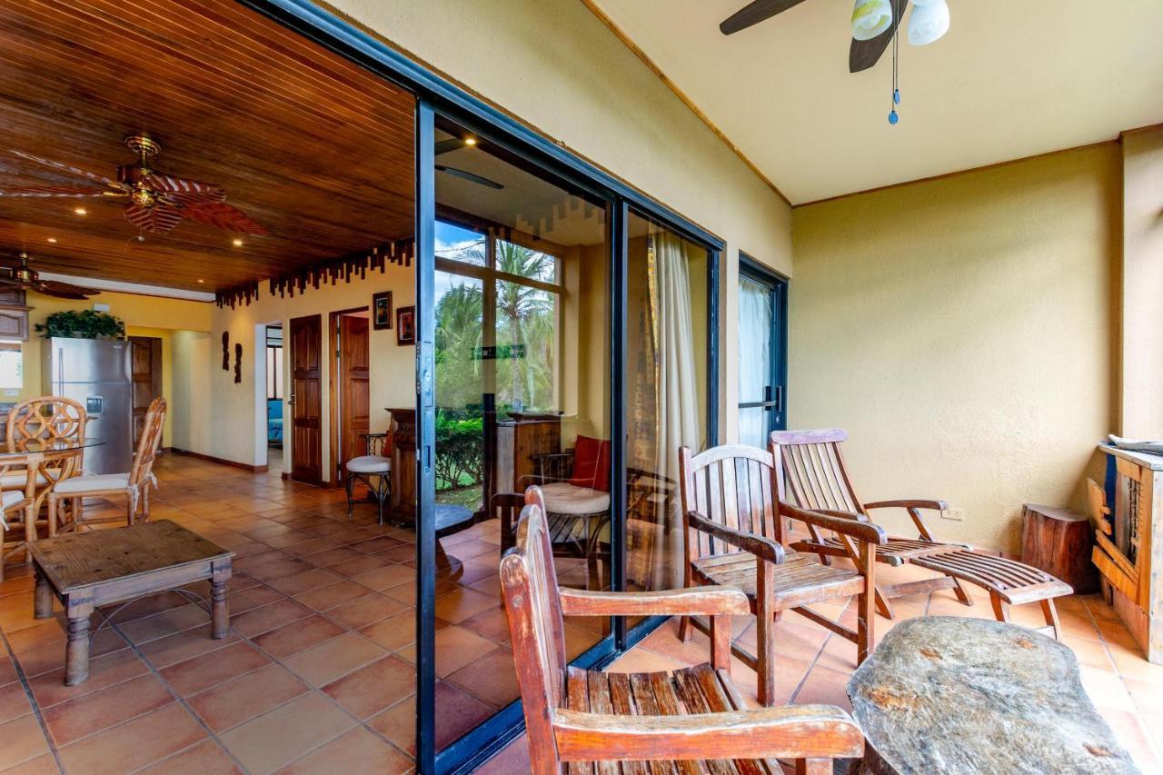 Warm Interiors And Orange Hues On Ground Floor In Front Of Beach Playa Flamingo Ngoại thất bức ảnh